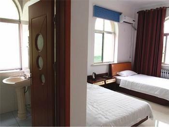 Longtai Star Hotel Qingdao Extérieur photo